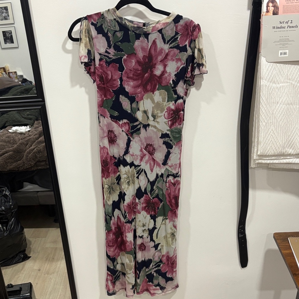 Elegant Floral Midi Dress in Pink and Cream